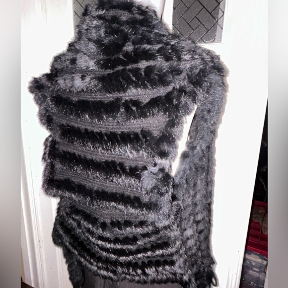 Alberto Makali Black Fur Vest With Fringe and Pockets - Picture 6 of 13